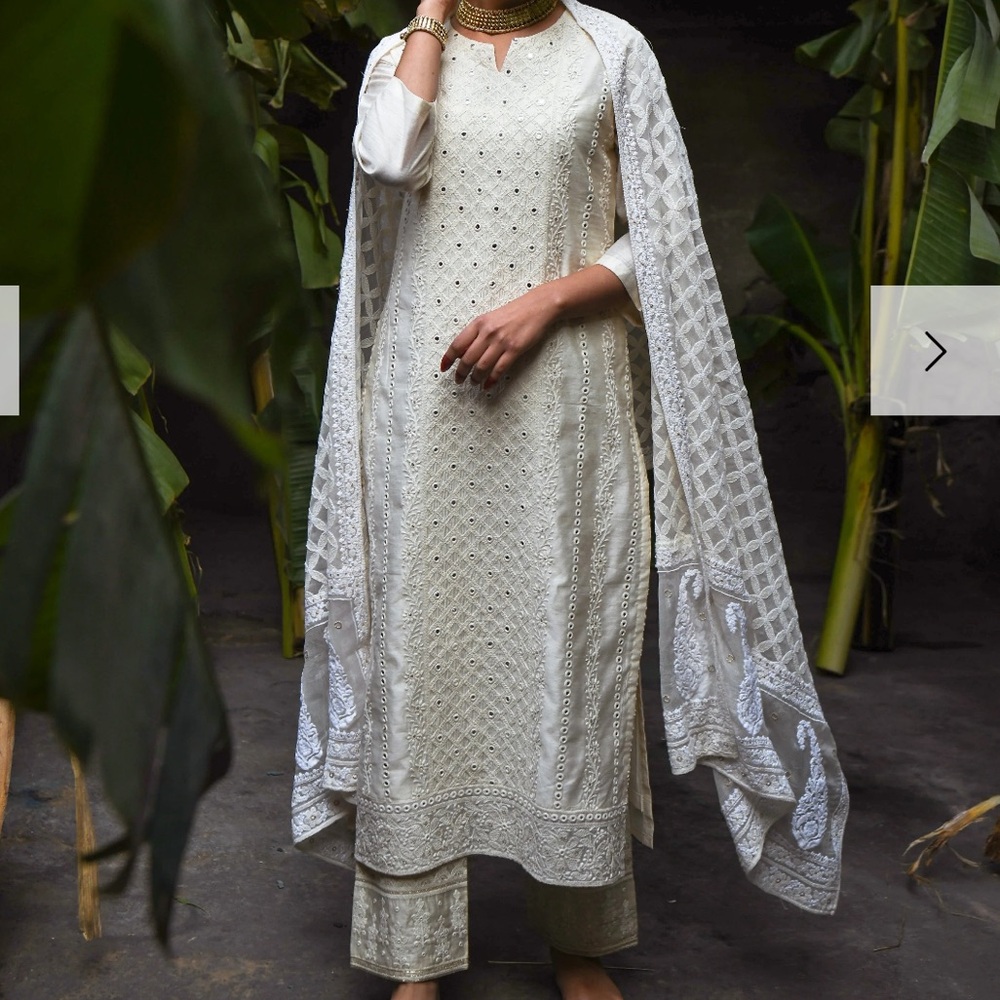 ROOH CHIKANKARI & MIRROR KURTA SET